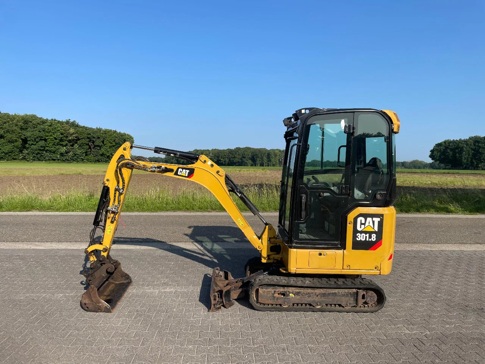 Caterpillar 301.8 minigraver sloop/sorteer