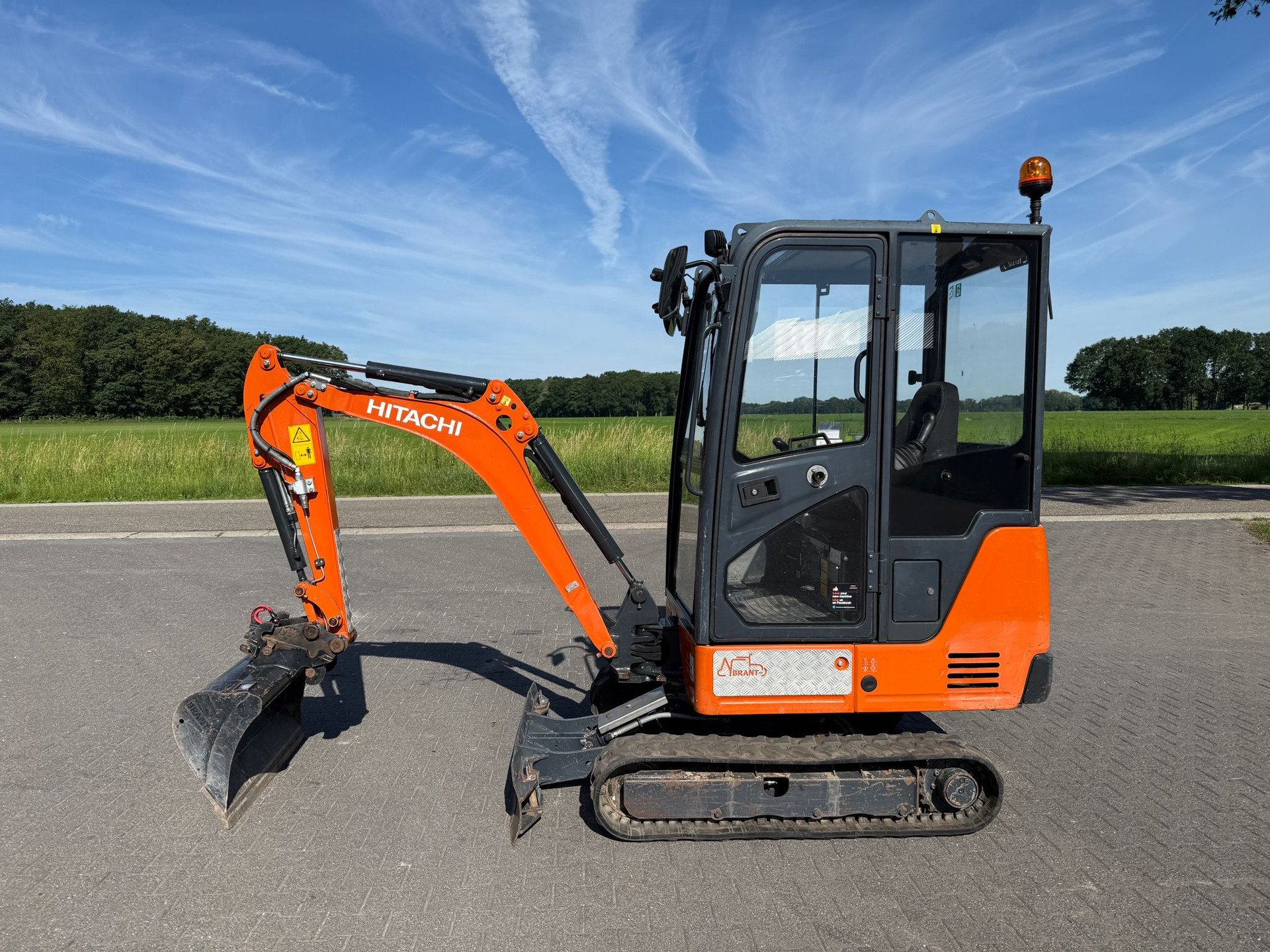 Hitachi ZX19-6 minigraver NL machine